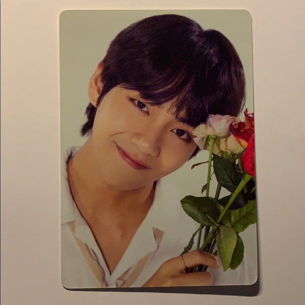 V (7/8) BTS Love Yourself Tour Mini Photocard